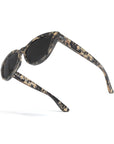 Tortoise brune brune / plage noire